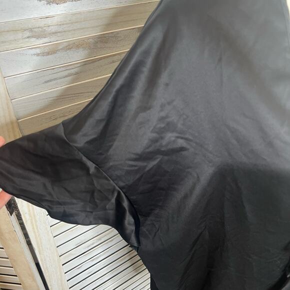 VICTORIA'S SECRET Women's Satin Robe Pajama Top Black NWT One Size Ruffle Sexy - Picture 7 of 12